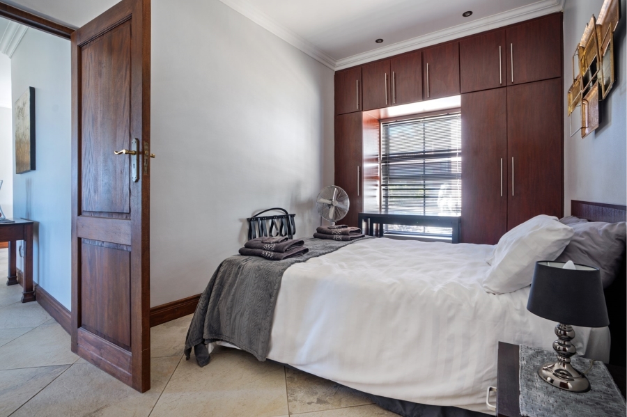 13 Bedroom Property for Sale in Plattekloof 3 Western Cape